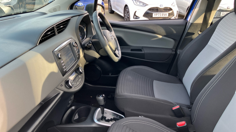 Toyota Yaris 1.5 Hybrid Icon Tech 5dr CVT Hybrid Hatchback